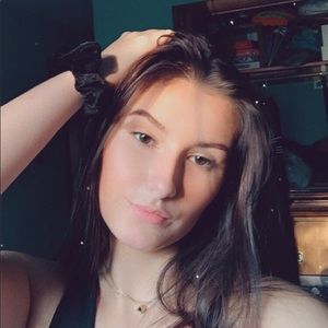 Meet your Posher, Allyssa